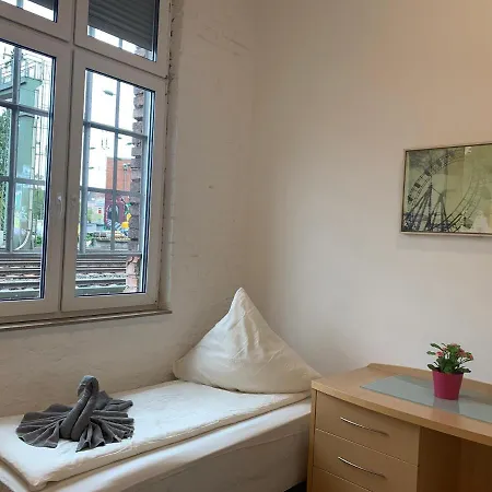Duesseldorf 5 Min To Train Station Private * Dusseldorf