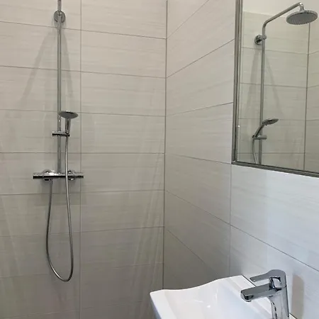 ゲストハウス Duesseldorf 5 Min To Train Station Private デュッセルドルフ