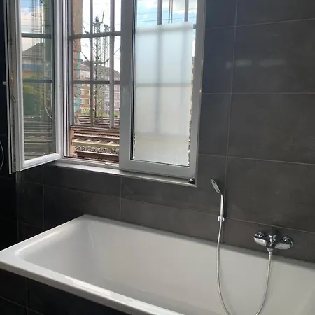 Duesseldorf 5 Min To Train Station Private Guest house *