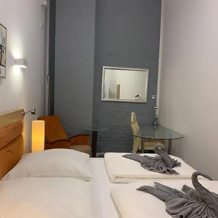 Duesseldorf 5 Min To Train Station Private *