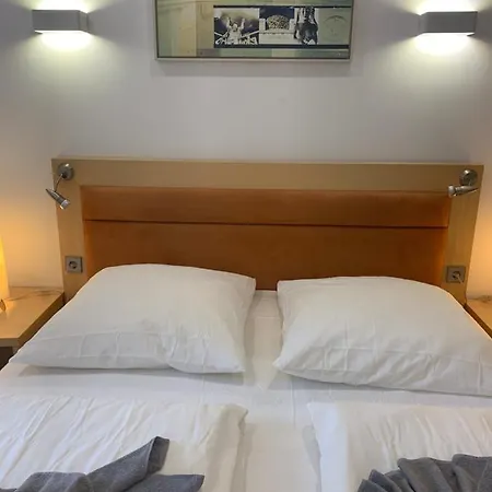 Duesseldorf 5 Min To Train Station Private *