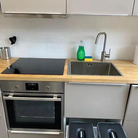 Duesseldorf 5 Min To Train Station Private Guest house *