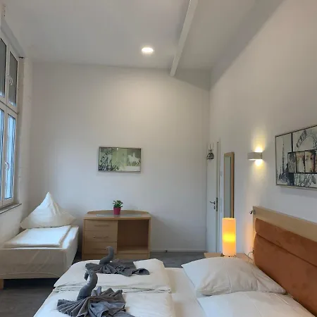 Duesseldorf 5 Min To Train Station Private *