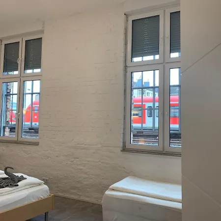 Duesseldorf 5 Min To Train Station Private