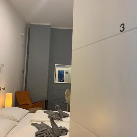 Duesseldorf 5 Min To Train Station Private *