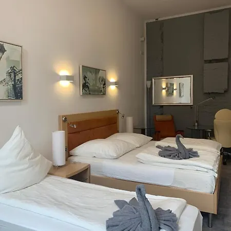 Duesseldorf 5 Min To Train Station Private