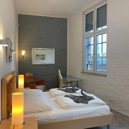 Duesseldorf 5 Min To Train Station Private *