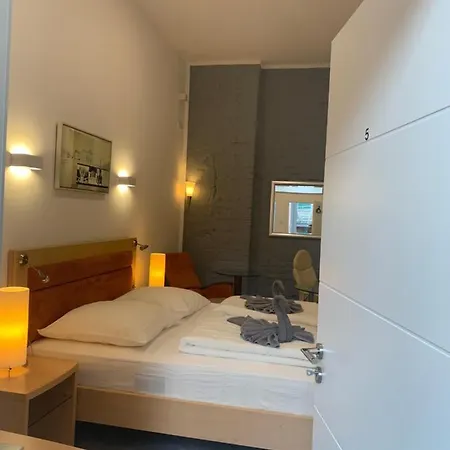 Duesseldorf 5 Min To Train Station Private Guest house