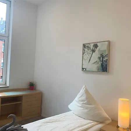 Duesseldorf 5 Min To Train Station Private 게스트하우스 *