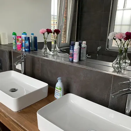 Duesseldorf 5 Min To Train Station Private ゲストハウス