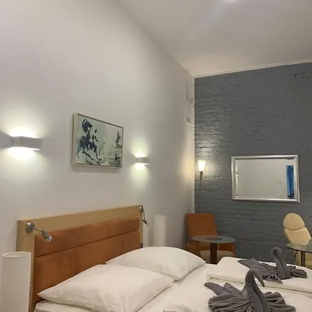 ゲストハウス Duesseldorf 5 Min To Train Station Private *