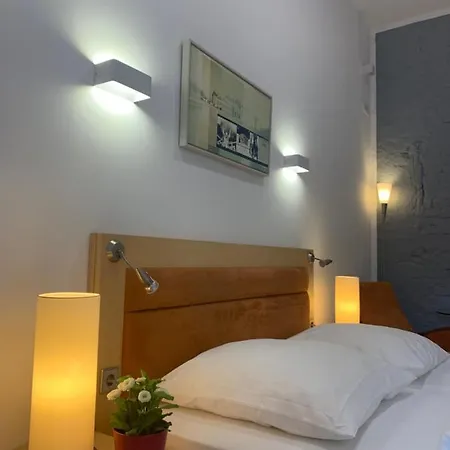 Guest house Duesseldorf 5 Min To Train Station Private Dusseldorf