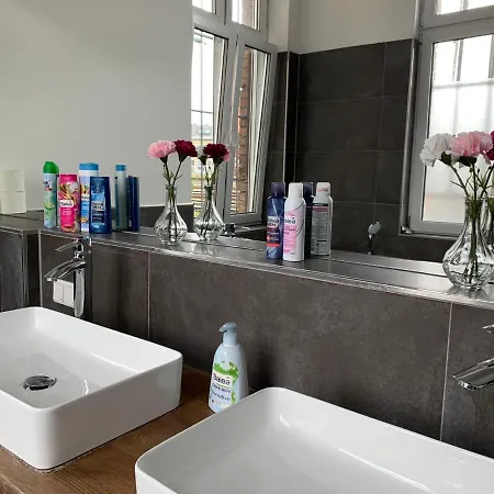 Guest house Duesseldorf 5 Min To Train Station Private
