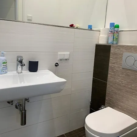ゲストハウス Duesseldorf 5 Min To Train Station Private デュッセルドルフ